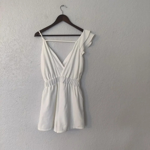 TCEC White Romper Ruffle One Shoulder Cap Short Sleeve V-Neck Size S - Picture 8 of 8